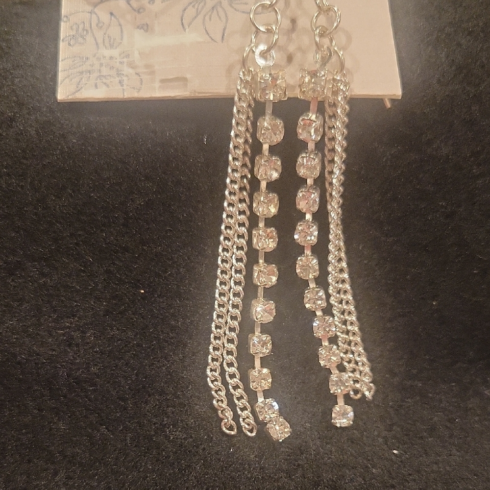 Elegant Silver Dangle Earrings Set - Picture 3 of 4
